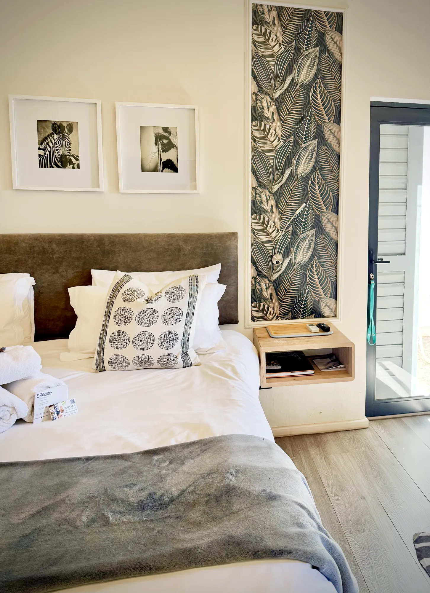 The bed in the Birch Luxury Studio