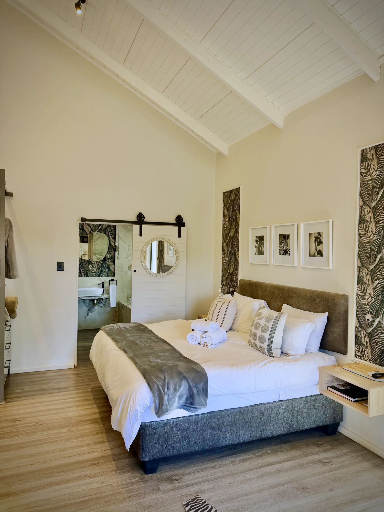 Birch Luxury Studio: king super-size bed under a high vaulted ceiling