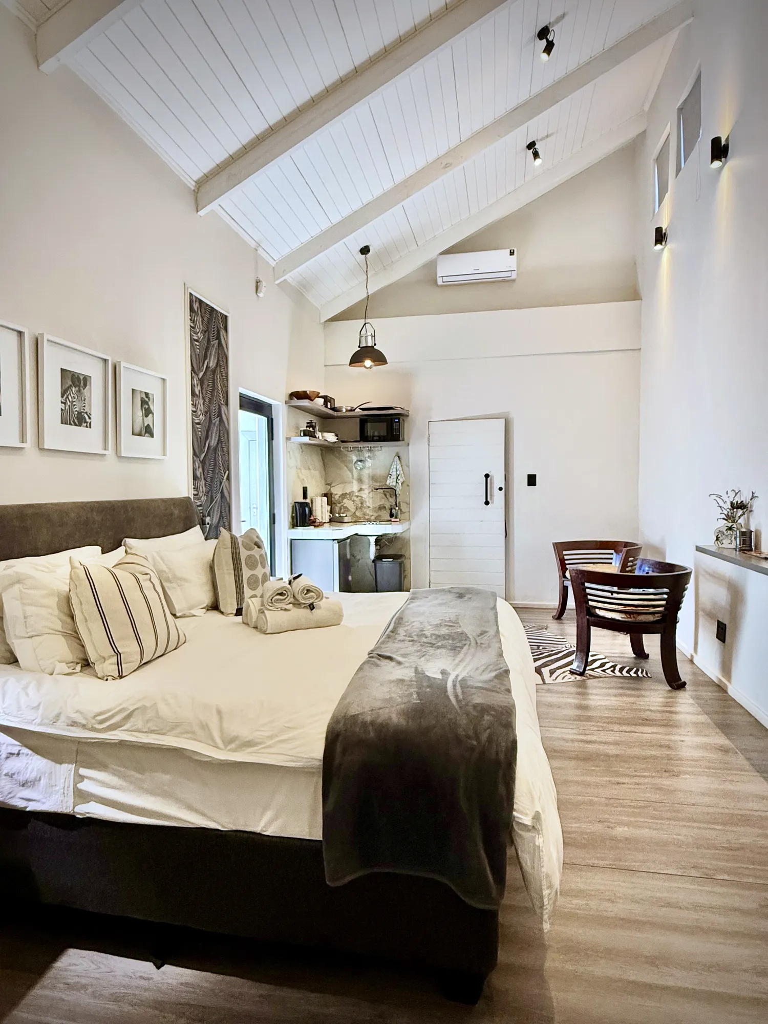 Birch Luxury Studio open-plan view with bed, seating and kitchenette